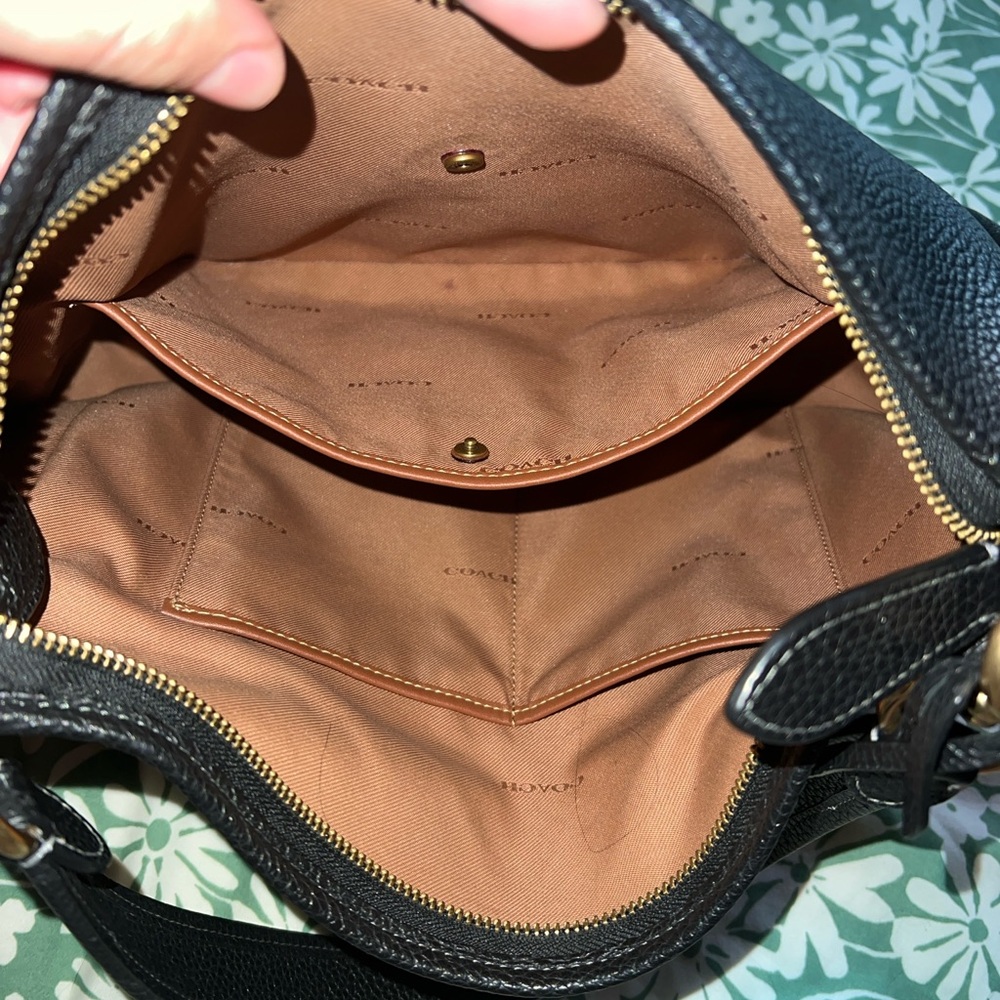 Coach Black Pebbled Leather Large Cary Bag - Picture 4 of 7